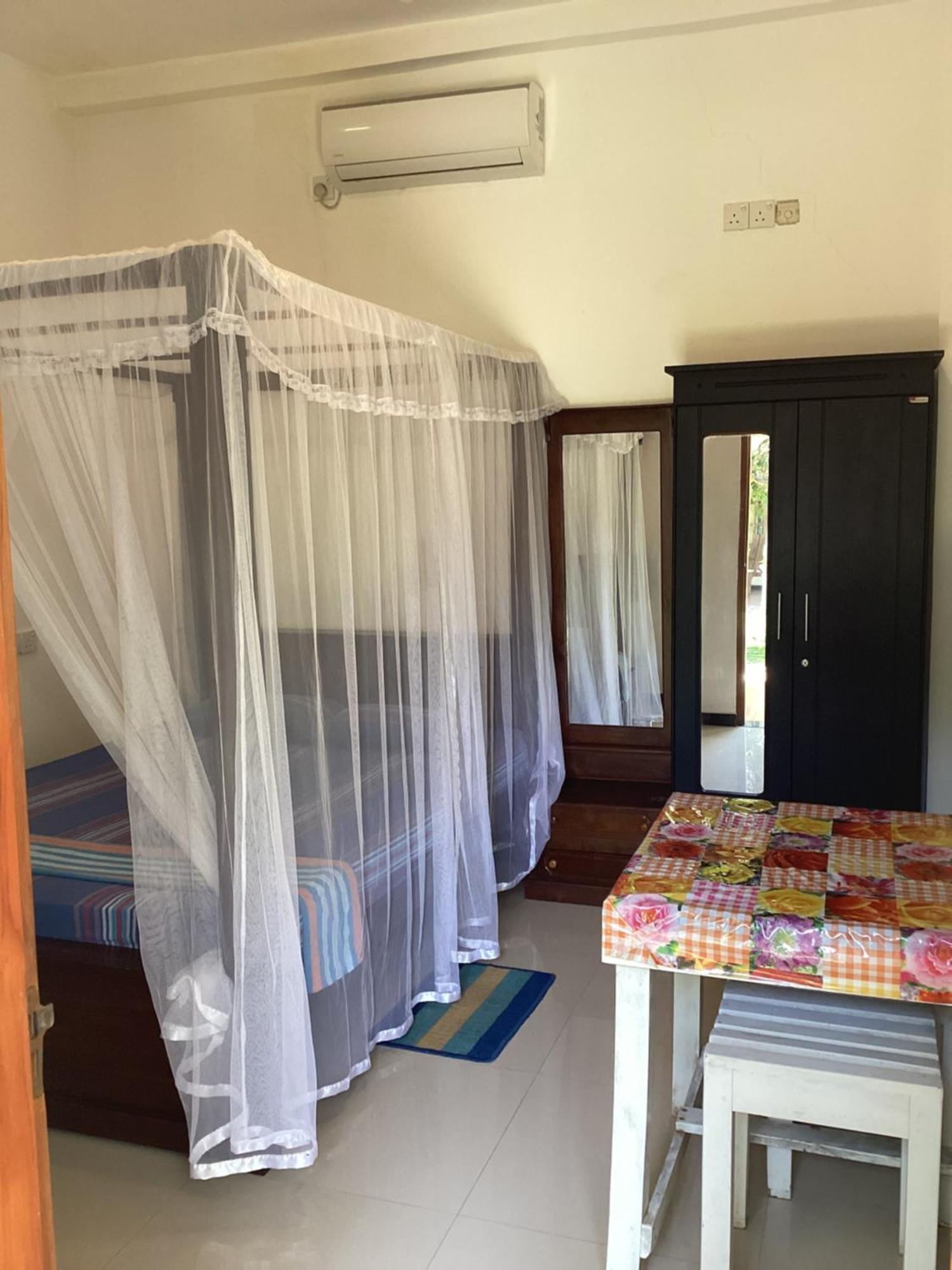 Aroma Guest House Mirissa Exterior foto